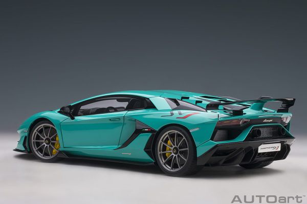 Xe Mô Hình Lamborghini Aventador SVJ 1:18 AUTOart ( Xanh)