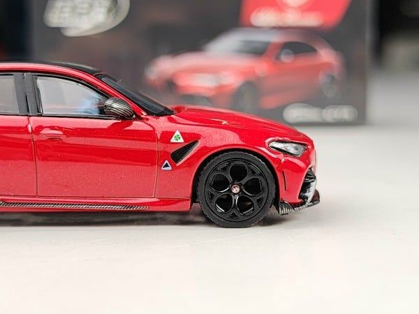 Xe mô hình Alfa Romeo Giulia GTAm Rosso GTA (Đuôi Thấp) 1:64 MiniGT (Đỏ)