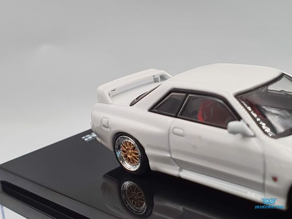 Xe Mô Hình Nissan Skyline GT-R (R32) 1:64 Inno Model ( Trắng )