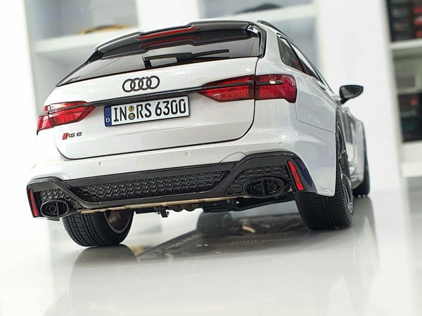 Xe Mô Hình Audi RS6 Avant C8 2020 1:18 Polar Master ( Trắng )
