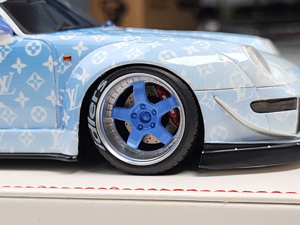 Xe Mô Hình Posrche RWB 993 1:18 VIP Models 