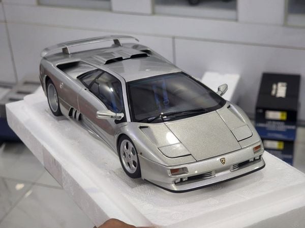 Xe Mô Hình Lamborghini Diablo SE30 Jota 1:18 Autoart ( Bạc )