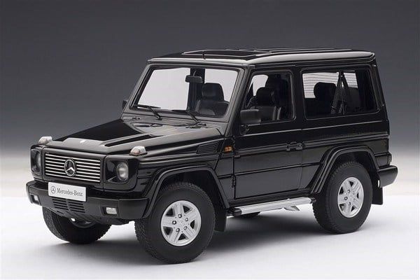 1/18 MERCEDES-BENZ G MODEL 90'S SWB (BLACK)u