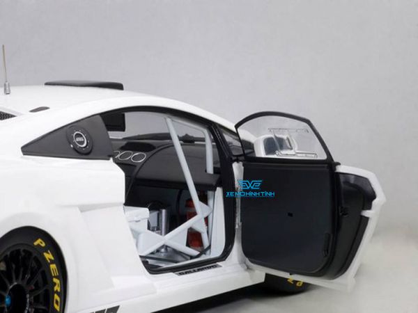 Xe Mô Hình Lamborghini Gallardo GT3 FL2 2013 1:18 Autoart (Trắng )