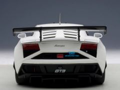 Xe Mô Hình Lamborghini Gallardo GT3 FL2 2013 1:18 Autoart (Trắng )