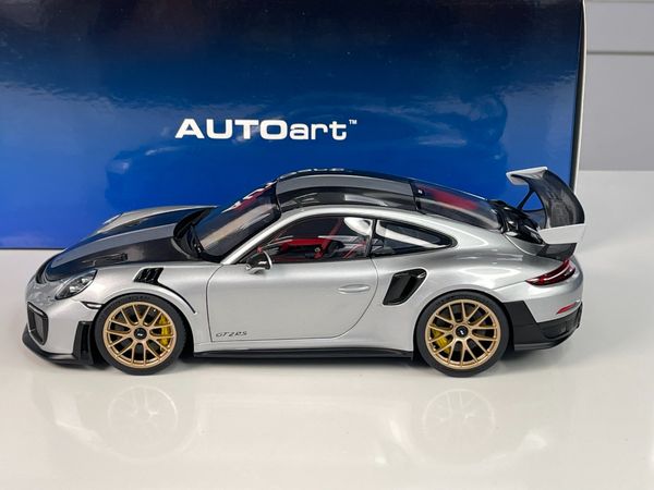 Xe Mô Hình Porsche 911 (911.2) GT2 RS Weissach 1:18 AUTOart ( Bạc )