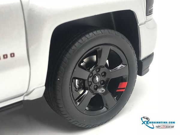 Xe Mô hình CHEVROLET - SILVERADO REDLINE EDITION 2018 1:18 GTSpirit ( Bạc )