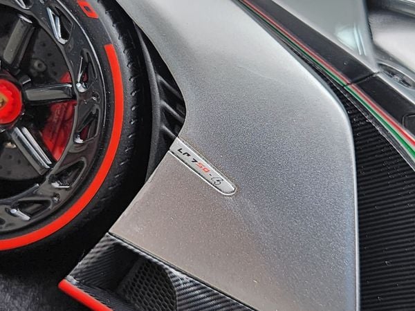 Xe Mô Hình Supercar Veneno Series 1:18 HH Model ( Gun Metal Grey )