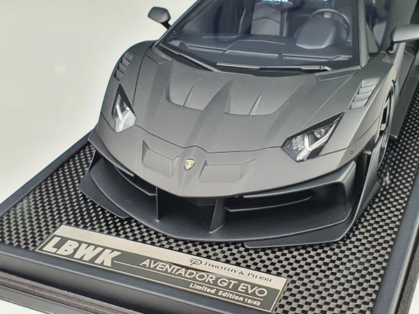 Xe mô hình tĩnh Lamborghini Aventador EVO 700GT 1:18 LBWK (Matt Black)