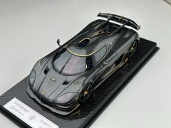 Xe Mô Hình Koenigsegg Agera RS Phoenix Limited 500pcs 1:18 Frontiart (Đen Carbon Viền Vàng)