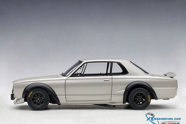 Xe Mô Hình NISSAN SKYLINE GT-R (KPGC-10) RACING 1972 1:18 Autoart