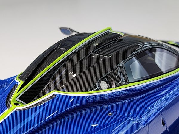 Xe Mô Hình Pagani Huayra R 1:18 Vip Scale Model ( Blue Carbon )