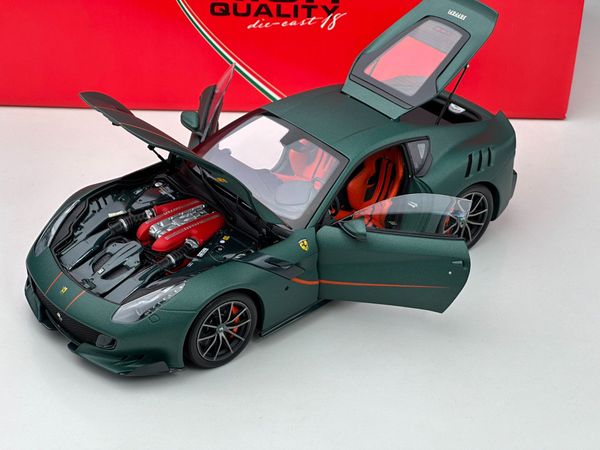 Xe Mô Hình Ferrari F12 TDF Verde Opaco 1:18 BBR  ( Xanh Rêu Nhám Sọc Cam )