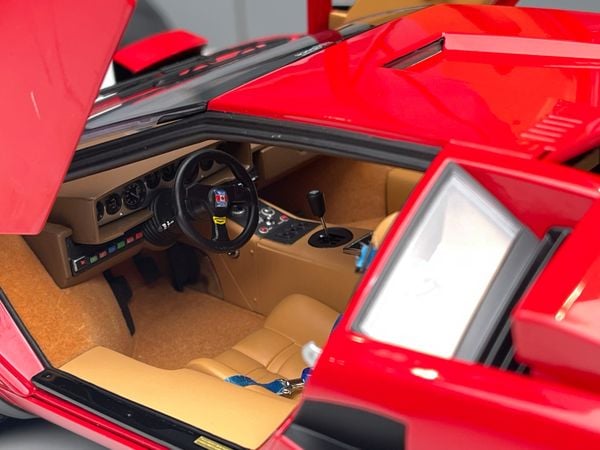 Xe Mô Hình Lamborghini Countach Walter Wolf 1:12 Kyosho ( Đỏ )