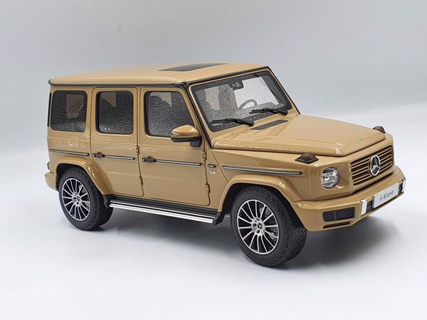 Xe Mô Hình Mercedes-Benz G-Class 2018 Limited Edition 300 pcs 1:18 Minichamps ( Vàng )