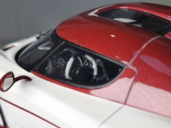 Xe Mô Hình Koenigsegg Agera RS Limited 500 1:18 FrontiArt ( Trắng Đỏ )