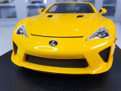 Xe Mô Hình Lexus LFA 2012 1:18 IVY Model (Vàng)