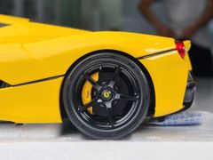 Xe Mô Hình Ferrari LaFerrari 1:18 BBR Models ( Vàng )