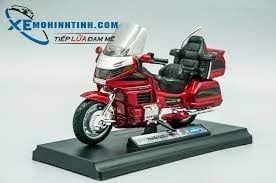 HỘP XE MÔ HÌNH 1:18 HONDA GOLDWING (ĐỎ)