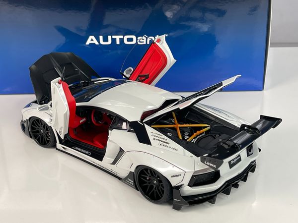 Xe Mô Hình Lamborghini Aventador Liberty Walk LB-Works Limited Edition 1:18 Autoart (Trắng Metallic)