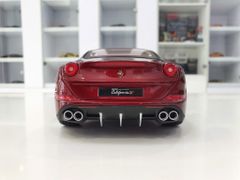 XE MÔ HÌNH FERRARI CALIFORNIA T 1:18 CLOSE TOP BBURAGO (SIGNATURE SERIES)