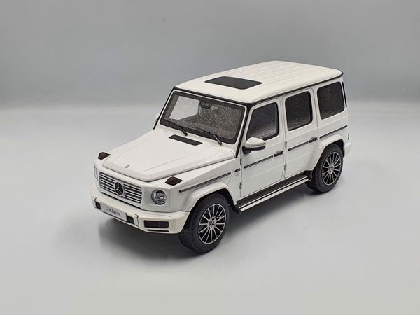 Xe Mô Hình Mercedes-Benz G-Class 2018 Limited Edition 400pcs 1:18 Minichamps ( Trắng )