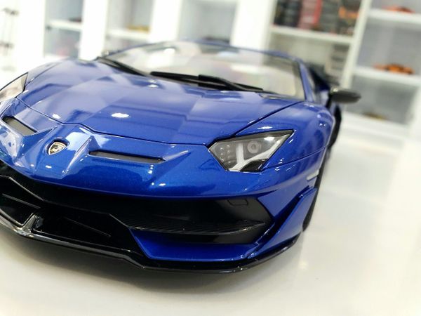 Xe Mô Hình Lamborghini Aventador SVJ 1:18 AUTOart ( Xanh Dương )