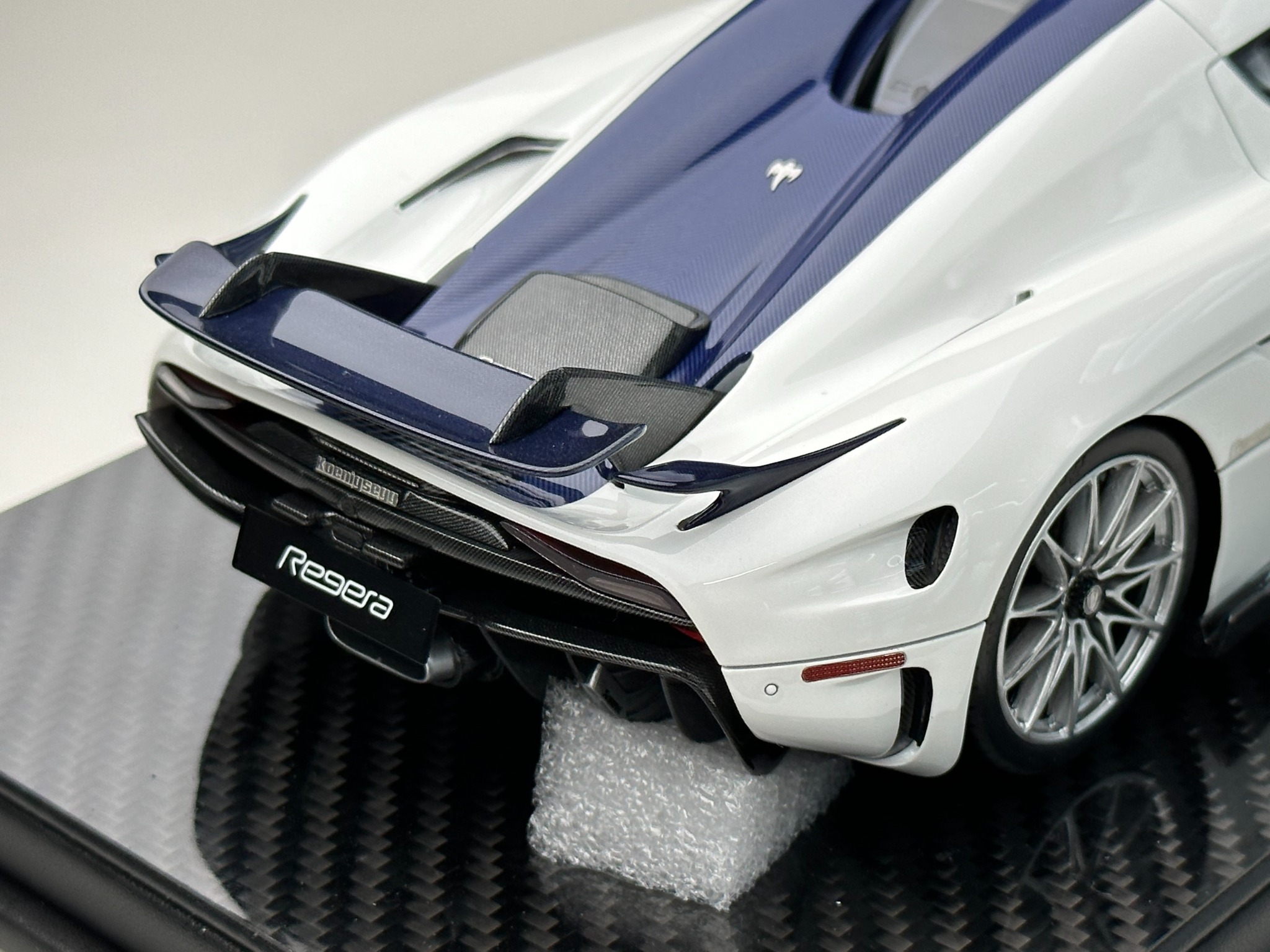 Xe Mô Hình Koenigsegg Regera 1:18 FrontiArt ( Pearl White ) – Shop