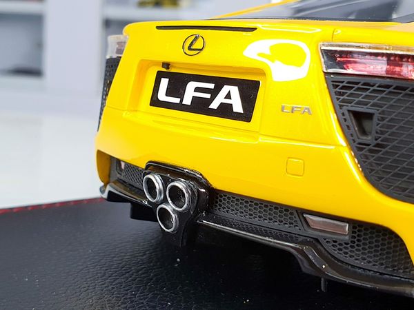 Xe Mô Hình Lexus LFA 2012 1:18 IVY Model (Vàng)