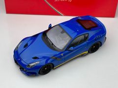 Xe Mô Hình Ferrari F12 TDF Azzurro Dino 1:18 BBR ( Xanh Sọc Vàng )