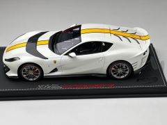 Xe Mô Hình Ferrari 812 Competizione 2021 1:18 BBR ( Trắng Sọc Vàng )