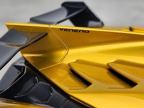 Xe Mô Hình Supercar Veneno Series 1:18 HH Model ( Chrome Gold )