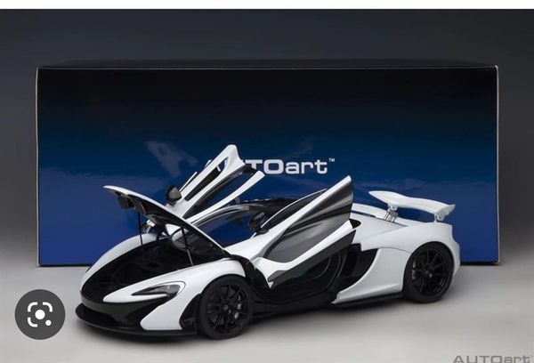 Xe Mô Hình McLAREN P1 1:18 Autoart (ALASKAN DIAMOND WHITE W/ BLUE/BLACK INTERIOR )