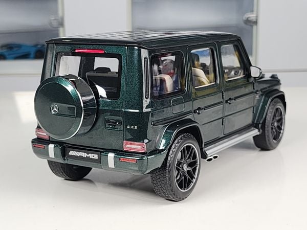 Xe Mô Hình Mercedes-Benz AMG G63 2018 1:18 Minichamp ( Xanh )