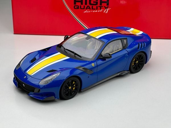 Xe Mô Hình Ferrari F12 TDF Azzurro Dino 1:18 BBR ( Xanh Sọc Vàng )