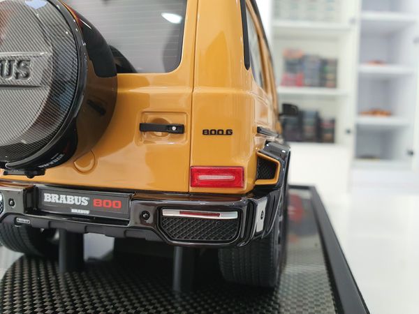 Xe Mô Hình Mercedes Benz Brabus 800 Limited 99 1:18 Motorhelix ( Yellow )