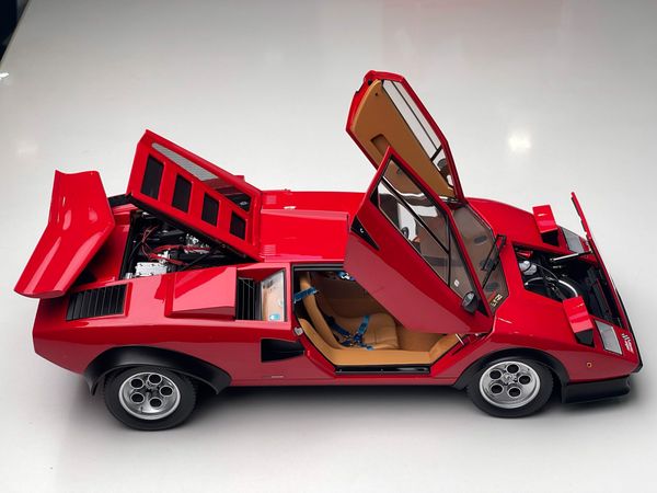 Xe Mô Hình Lamborghini Countach Walter Wolf 1:12 Kyosho ( Đỏ )