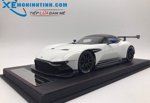 Aston Martin Vulcan (TRẮNG)