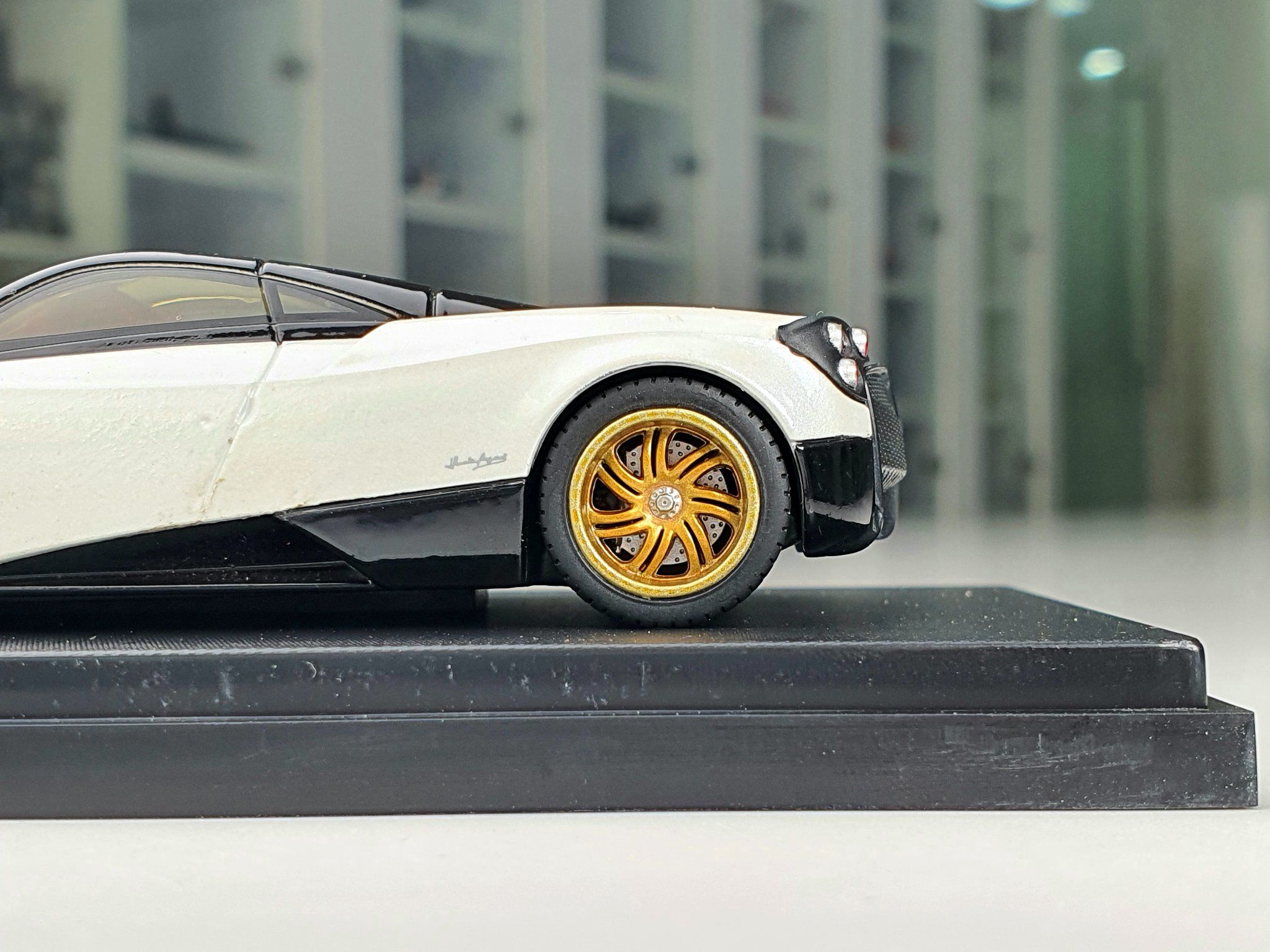 Pagani Huayra 1:43 GTautos (Trắng) – Shop Xe Mô Hình Tĩnh