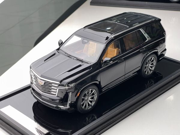 Xe Mô Hình Cadillac Escalade 1:18 Motorhelix ( Đen )