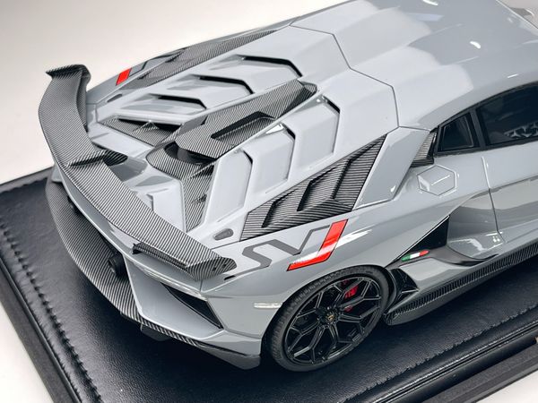 Xe Mô Hình Novitec SVJ 1:18 Ivy Model ( Nimbus Grey )