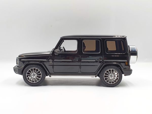 Xe Mô Hình Mercedes-Benz G-Class 2018 Limited Edition 500 pcs 1:18 Minichamps ( Đen )