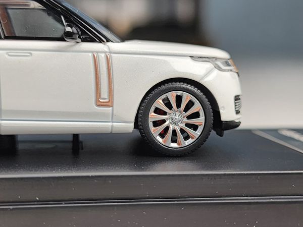 Xe Mô Hình Range Rover 1:64 LCD ( White )