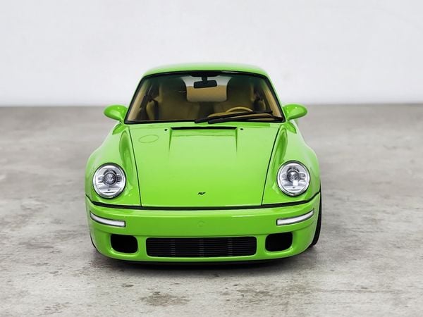 Xe Mô Hình RUF SCR 2018 1:18 Almost Real (Xanh Lá)