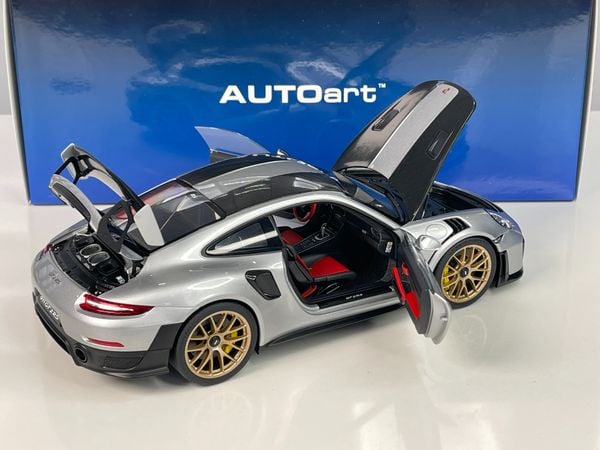 Xe Mô Hình Porsche 911 (911.2) GT2 RS Weissach 1:18 AUTOart ( Bạc )