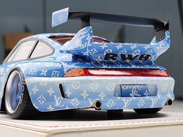 Xe Mô Hình Posrche RWB 993 1:18 VIP Models 
