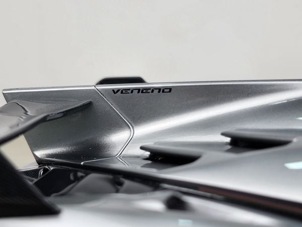 Xe Mô Hình Supercar Veneno Series 1:18 HH Model ( Gun Metal Grey )