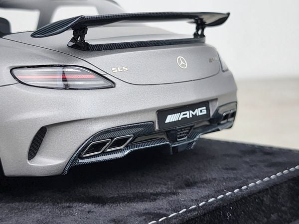 Xe Mô Hình Mercedes-Benz SL Black Series 1:18 HH Model ( Grey )