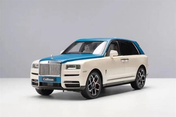 Xe Mô Hình Rolls Royce Cullinan Limited 99pcs 1:18 KengFai ( Trắng Xanh )