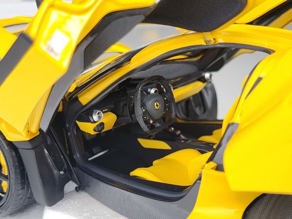 Xe Mô Hình Ferrari LaFerrari 1:18 BBR Models ( Vàng )